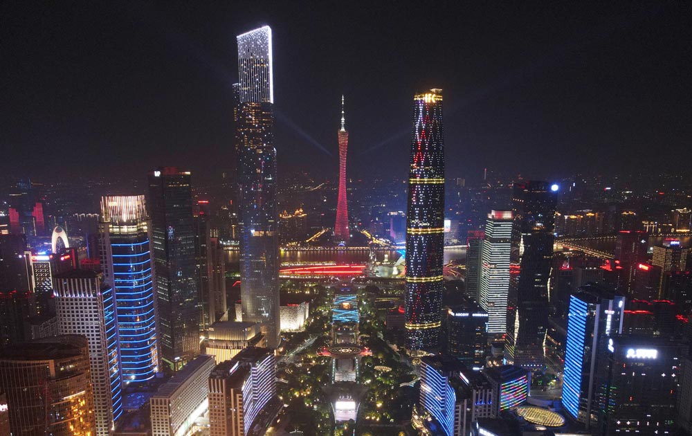 廣州“一帶兩軸三節(jié)點(diǎn)”燈光秀為慶祝建