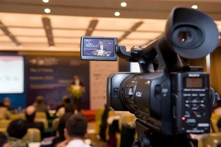 活動(dòng)現(xiàn)場(chǎng)的照片直播是怎么弄的？